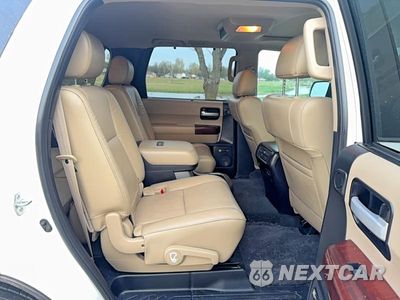 Zdjęcie 6 z 10 samochodu: 2014 TOYOTA SEQUOIA PLATINUM VIN:5TDYY5G14ES055210 - miniatura