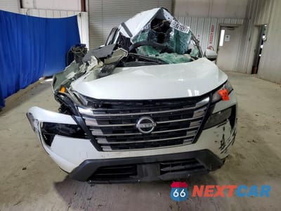Piąte zdjęcie samochodu w środku: 2025 NISSAN ROGUE SV VIN:5N1BT3BB1SC820293 - miniatura