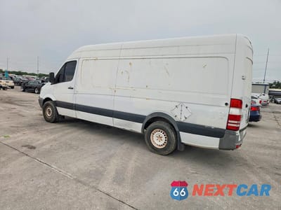Drugie zdjęcie samochodu z przodu: 2012 MERCEDES BENZ SPRINTER 2500 DELIVERY VAN VIN:WD3PE8CB0C5688417 - miniatura