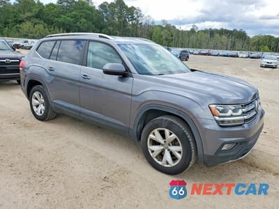 Czwarte zdjęcie samochodu z boku: 2018 VOLKSWAGEN ATLAS SE VIN:1V2KR2CA5JC577622 - miniatura