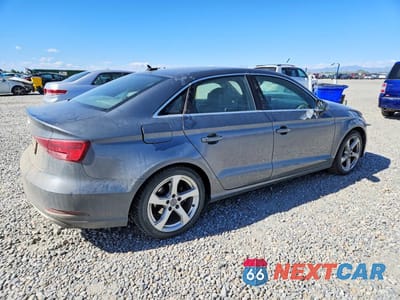 Trzecie zdjęcie samochodu z tyłu: 2019 AUDI A3 PREMIUM VIN:WAUAUGFF3KA065349 - miniatura