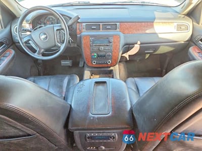 Zdjęcie 8 z 13 samochodu: 2007 CHEVROLET SUBURBAN K1500 VIN:1GNFK16337J265096 - miniatura
