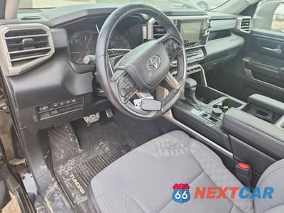 Zdjęcie 8 z 13 samochodu: 2024 TOYOTA TUNDRA SR5 VIN:5TFLA5DA7RX135748 - miniatura