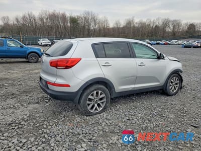 Trzecie zdjęcie samochodu z tyłu: 2016 KIA SPORTAGE LX VIN:KNDPBCAC9G7805614 - miniatura