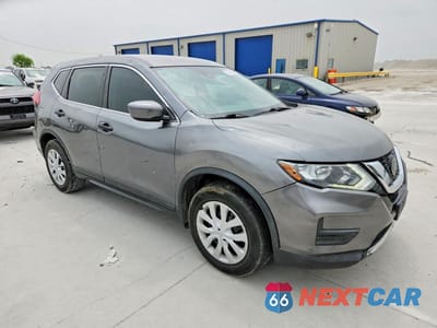 Czwarte zdjęcie samochodu z boku: 2020 NISSAN ROGUE S VIN:5N1AT2MT0LC785663 - miniatura