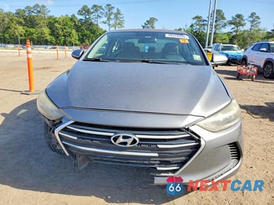 Piąte zdjęcie samochodu w środku: 2017 HYUNDAI ELANTRA SE VIN:KMHD84LF5HU402498 - miniatura