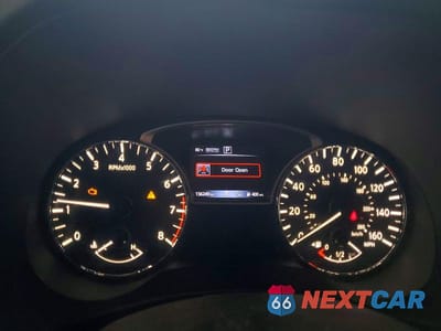 Zdjęcie 9 z 12 samochodu: 2019 NISSAN PATHFINDER SV VIN:5N1DR2MM2KC581806 - miniatura