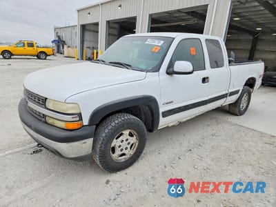 2002 CHEVROLET SILVERADO K1500 1GCEK19T62E296425 - główne zdjęcie licytacji z USA - miniatura