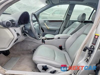 Zdjęcie 7 z 12 samochodu: 2004 MERCEDES-BENZ C 240 4MATIC VIN:WDBRF81J14F553835 - miniatura