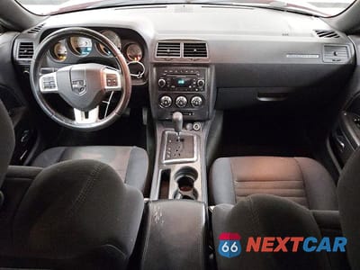 Zdjęcie 8 z 12 samochodu: 2013 DODGE CHALLENGER SXT VIN:2C3CDYAGXDH540392 - miniatura