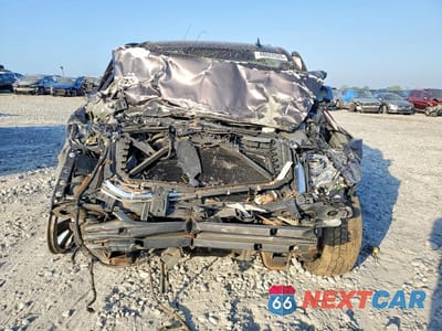 Piąte zdjęcie samochodu w środku: 2016 GMC YUKON XL DENALI VIN:1GKS2HKJ7GR424387 - miniatura