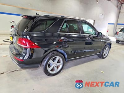 Trzecie zdjęcie samochodu z tyłu: 2016 MERCEDES-BENZ GLE 350 VIN:4JGDA5JB3GA695179 - miniatura