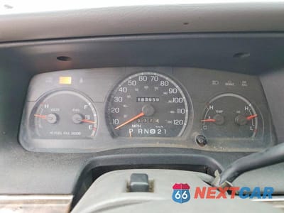 Zdjęcie 9 z 12 samochodu: 1999 FORD CROWN VICTORIA VIN:2FAFP73W8XX176455 - miniatura
