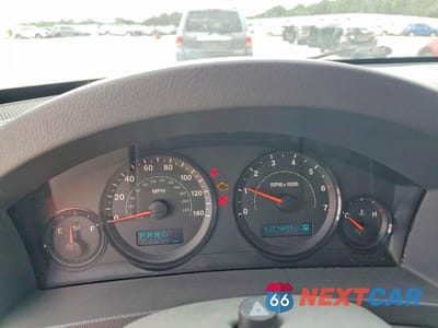 Zdjęcie 9 z 12 samochodu: 2005 JEEP GRAND CHEROKEE LAREDO VIN:1J4GR48K25C690058 - miniatura
