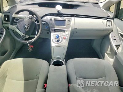 Zdjęcie 8 z 12 samochodu: 2013 TOYOTA PRIUS TWO VIN:JTDKN3DU4D0337396 - miniatura
