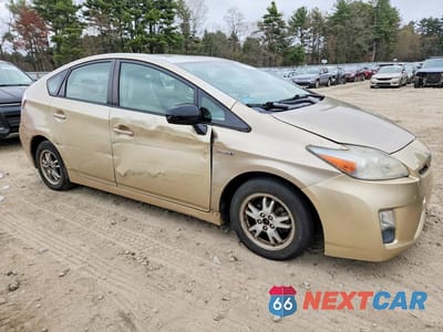 Czwarte zdjęcie samochodu z boku: 2011 TOYOTA PRIUS TWO VIN:JTDKN3DU2B0314941 - miniatura