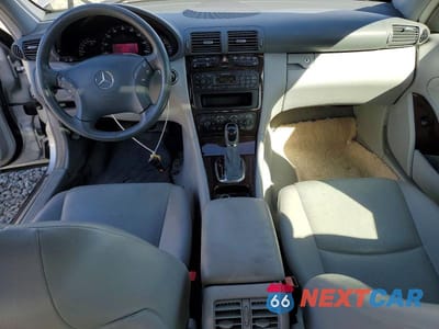 Zdjęcie 8 z 11 samochodu: 2004 MERCEDES-BENZ C 240 4MATIC VIN:WDBRF81J64F502962 - miniatura