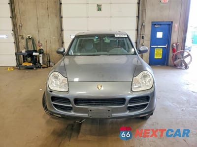 Piąte zdjęcie samochodu w środku: 2004 PORSCHE CAYENNE VIN:WP1AB29P14LA71236 - miniatura