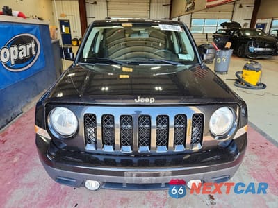 Piąte zdjęcie samochodu w środku: 2011 JEEP PATRIOT SPORT VIN:1J4NT1GA2BD107686 - miniatura
