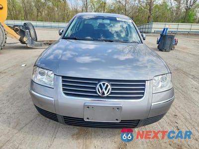 Piąte zdjęcie samochodu w środku: 2003 VOLKSWAGEN PASSAT GL VIN:WVWMD63B93P034228 - miniatura
