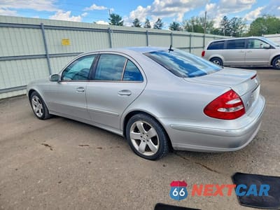 Drugie zdjęcie samochodu z przodu: 2005 MERCEDES-BENZ E 500 VIN:WDBUF70JX5A630271 - miniatura