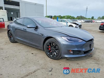 Czwarte zdjęcie samochodu z boku: 2018 TESLA MODEL S VIN:5YJSA1E26JF283996 - miniatura