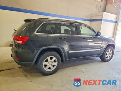 Trzecie zdjęcie samochodu z tyłu: 2012 JEEP GRAND CHEROKEE LAREDO VIN:1C4RJFAG0CC279066 - miniatura