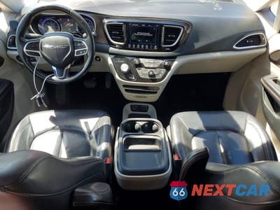 Zdjęcie 8 z 13 samochodu: 2018 CHRYSLER PACIFICA TOURING L VIN:2C4RC1BG8JR197568 - miniatura