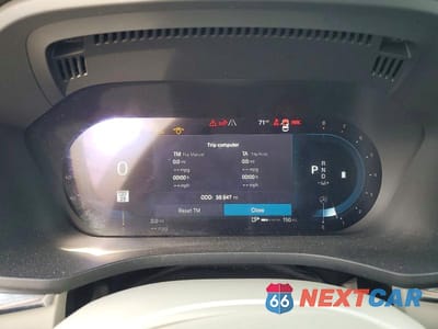 Zdjęcie 9 z 13 samochodu: 2024 VOLVO XC60 PLUS VIN:YV4L12RL2R1776427 - miniatura