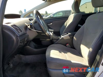 Zdjęcie 7 z 12 samochodu: 2014 TOYOTA PRIUS THREE VIN:JTDKN3DU2E0369202 - miniatura