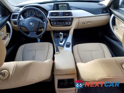 Zdjęcie 8 z 12 samochodu: 2018 BMW 320 XI VIN:WBA8E5G58JNU47311 - miniatura