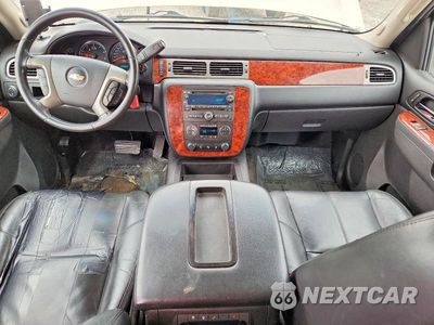 Zdjęcie 8 z 12 samochodu: 2014 CHEVROLET SUBURBAN C1500 LT VIN:1GNSCJE07ER123710 - miniatura
