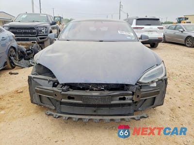 Piąte zdjęcie samochodu w środku: 2018 TESLA MODEL S VIN:5YJSA1E24JF263228 - miniatura
