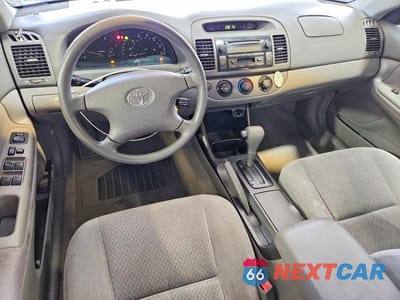 Zdjęcie 8 z 12 samochodu: 2004 TOYOTA CAMRY LE VIN:4T1BE32K84U900505 - miniatura
