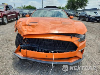 Piąte zdjęcie samochodu w środku: 2020 FORD MUSTANG VIN:1FA6P8CF5L5187737 - miniatura