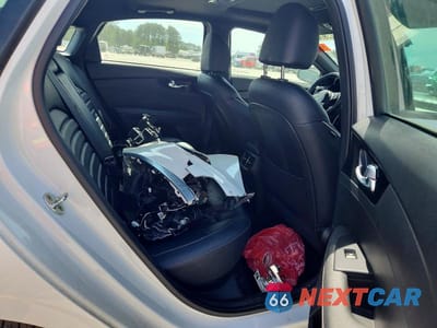 Zdjęcie 10 z 12 samochodu: 2023 KIA FORTE GT LINE VIN:3KPF54AD4PE592461 - miniatura