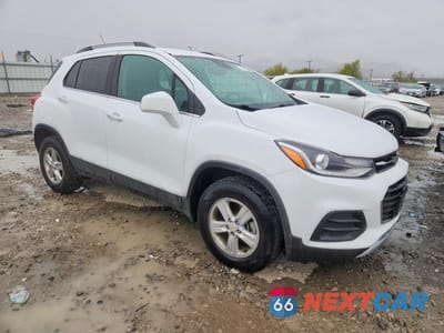 Czwarte zdjęcie samochodu z boku: 2019 CHEVROLET TRAX 1LT VIN:KL7CJPSB0KB824506 - miniatura