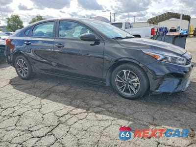 Czwarte zdjęcie samochodu z boku: 2023 KIA FORTE LXS VIN:3KPF24AD6PE662907 - miniatura