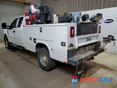 Drugie zdjęcie samochodu z przodu: 2020 FORD F350 SUPER DUTY UTILITY / SERVICE TRUCK VIN:1FD8X3B63LED40716 - miniatura
