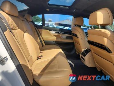 Zdjęcie 10 z 12 samochodu: 2019 BMW 740 I VIN:WBA7E2C5XKB217238 - miniatura