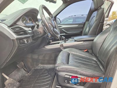 Zdjęcie 7 z 13 samochodu: 2015 BMW X5 XDRIVE50I VIN:5UXKR6C56F0J74638 - miniatura