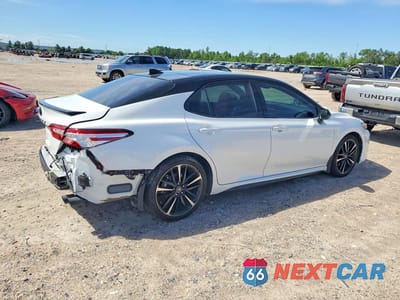 Trzecie zdjęcie samochodu z tyłu: 2020 TOYOTA CAMRY XSE V6 VIN:4T1KZ1AK1LU033344 - miniatura