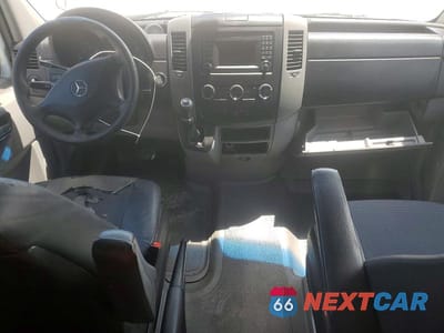 Zdjęcie 8 z 13 samochodu: 2017 MERCEDES BENZ SPRINTER 2500 VIN:WDZPE8CDXHP517418 - miniatura