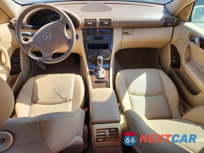 Zdjęcie 8 z 12 samochodu: 2004 MERCEDES-BENZ C 240 4MATIC VIN:WDBRF81J94F487289 - miniatura