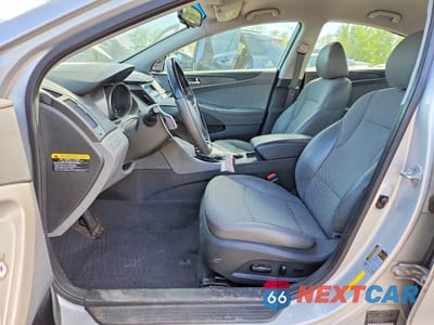 Zdjęcie 7 z 12 samochodu: 2012 HYUNDAI SONATA SE 2.0T VIN:5NPEC4AB6CH413942 - miniatura