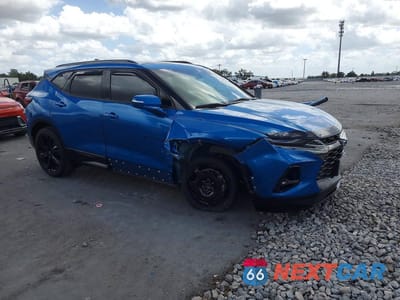 Czwarte zdjęcie samochodu z boku: 2021 CHEVROLET BLAZER RS VIN:3GNKBERS5MS503596 - miniatura