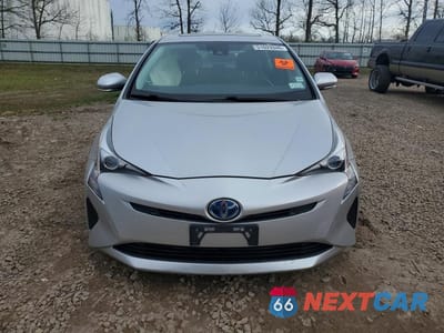 Piąte zdjęcie samochodu w środku: 2016 TOYOTA PRIUS FOUR VIN:JTDKARFU6G3507093 - miniatura