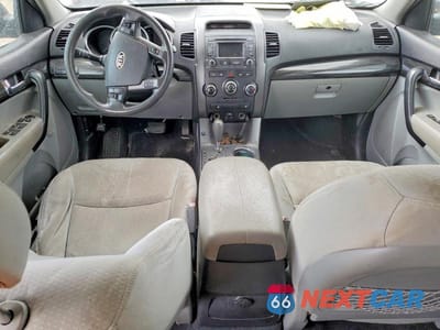 Zdjęcie 8 z 13 samochodu: 2013 KIA SORENTO LX VIN:5XYKT3A61DG415235 - miniatura