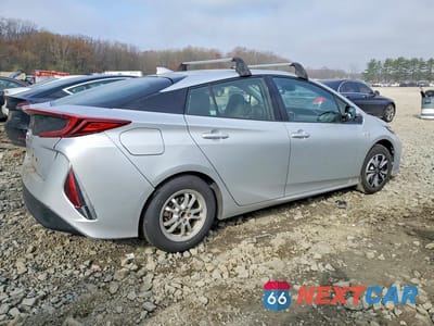 Trzecie zdjęcie samochodu z tyłu: 2017 TOYOTA PRIUS PRIME PLUS VIN:JTDKARFP8H3040044 - miniatura