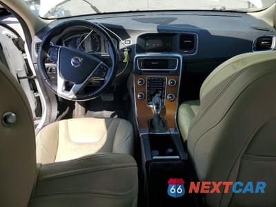 Zdjęcie 8 z 11 samochodu: 2016 VOLVO S60 PLATINUM VIN:LYV402FM6GB101452 - miniatura